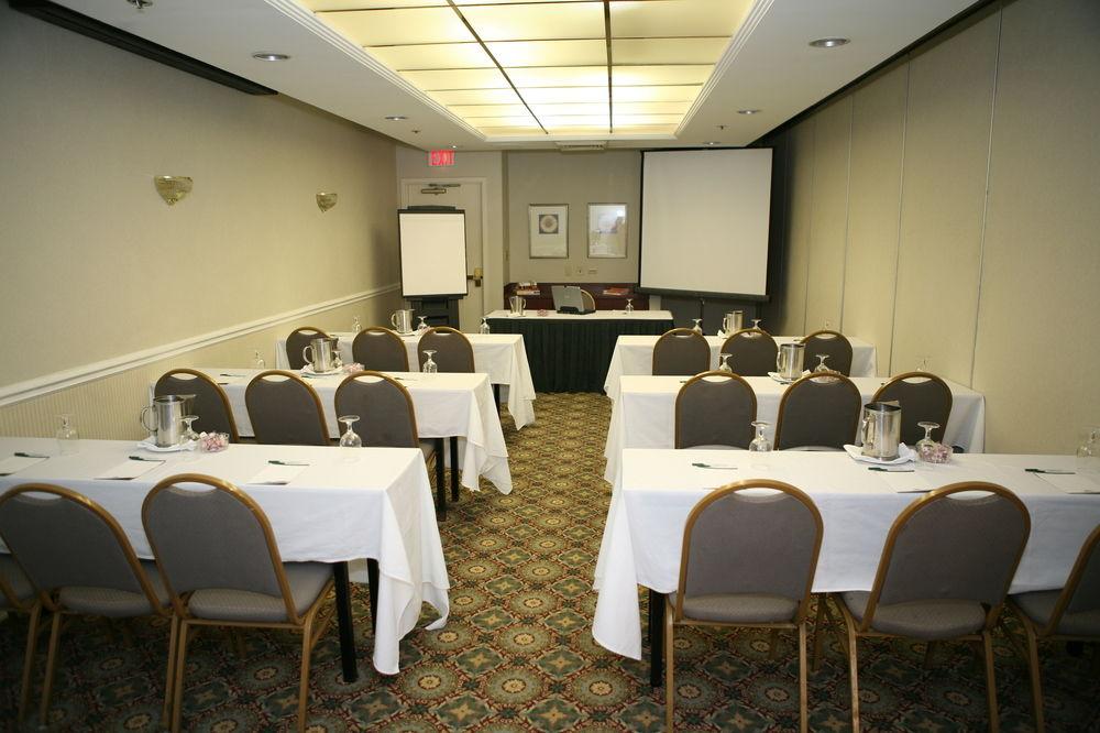 Holiday Inn Express Naperville By Ihg Exteriör bild