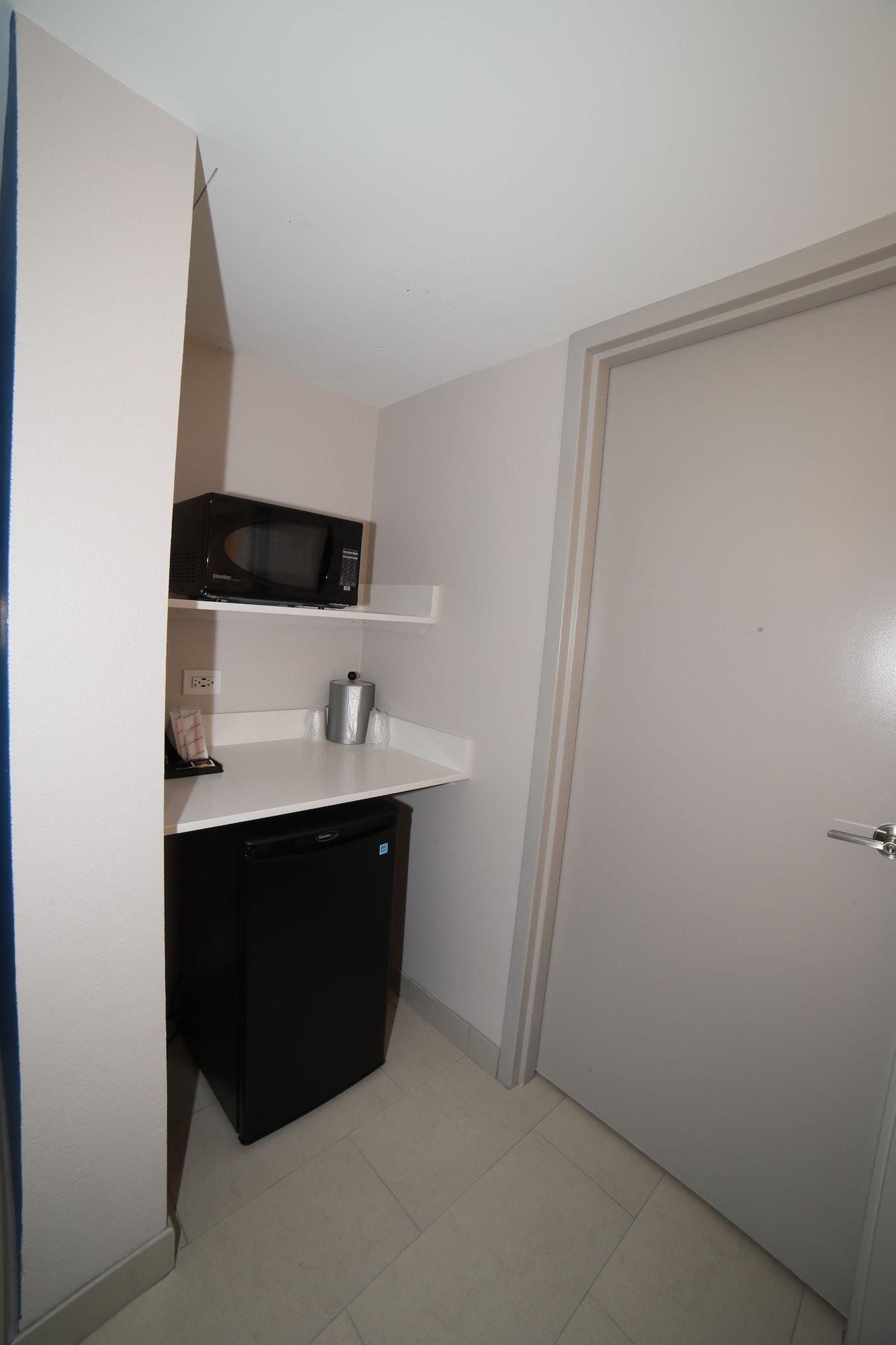 Holiday Inn Express Naperville By Ihg Exteriör bild