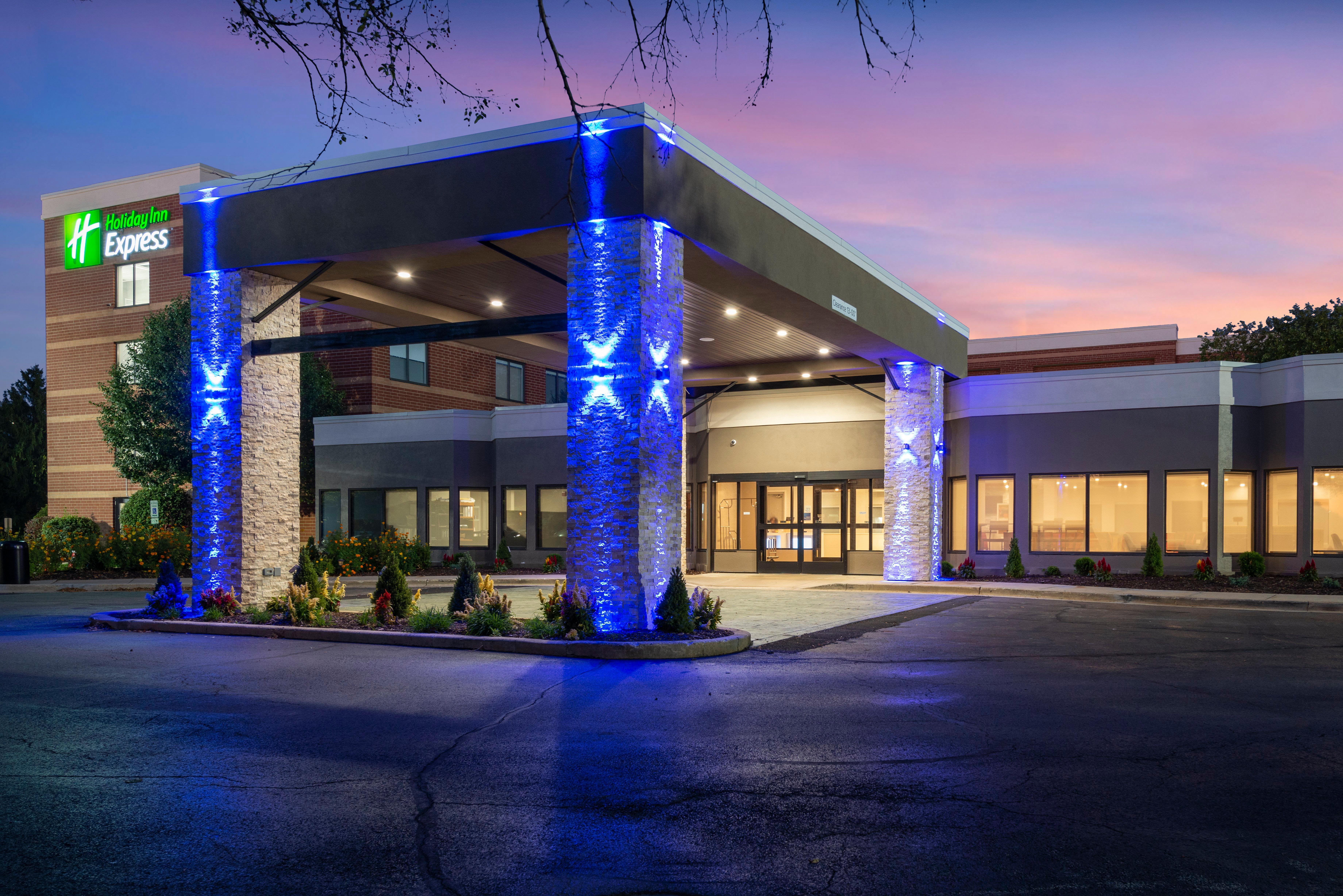 Holiday Inn Express Naperville By Ihg Exteriör bild