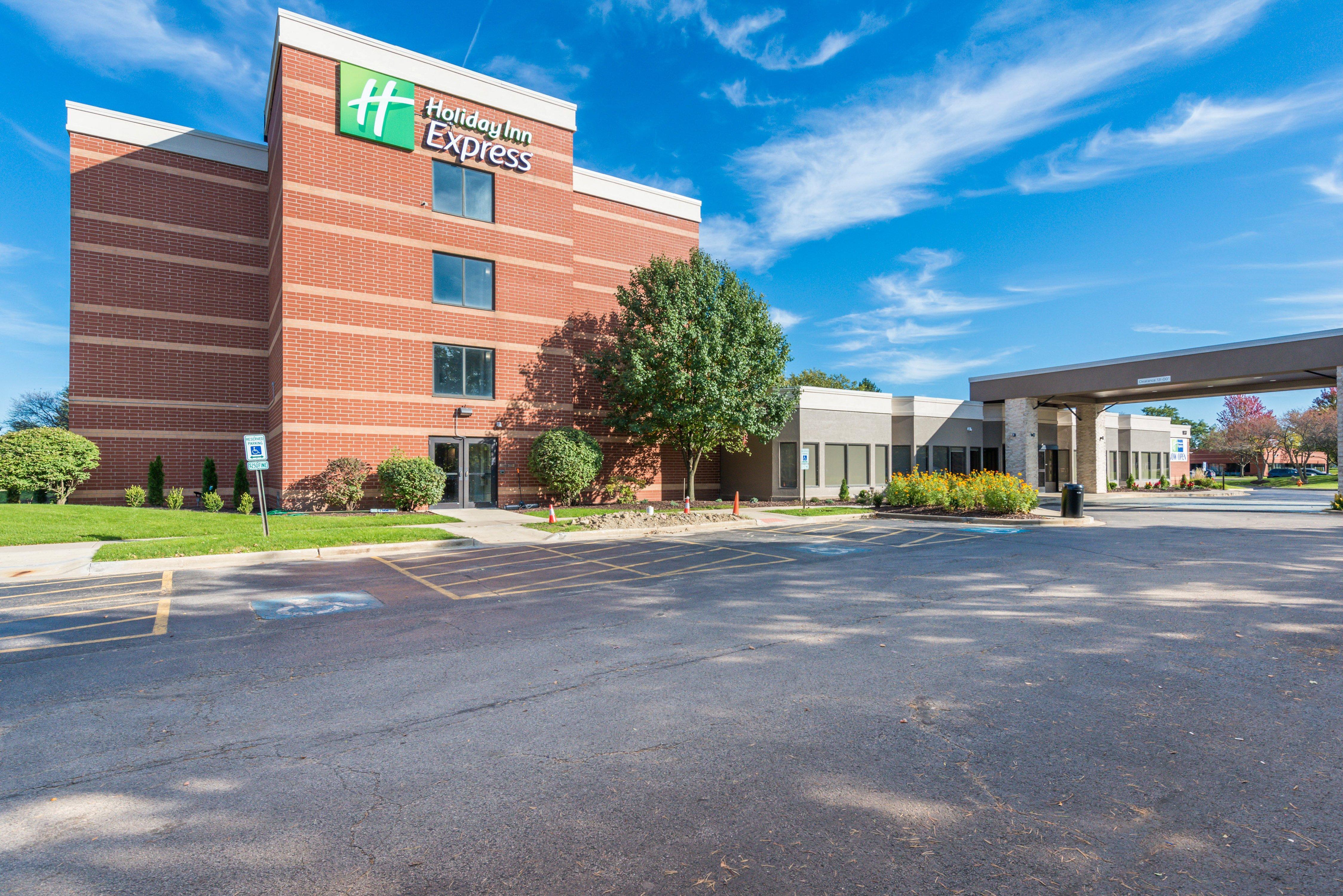 Holiday Inn Express Naperville By Ihg Exteriör bild
