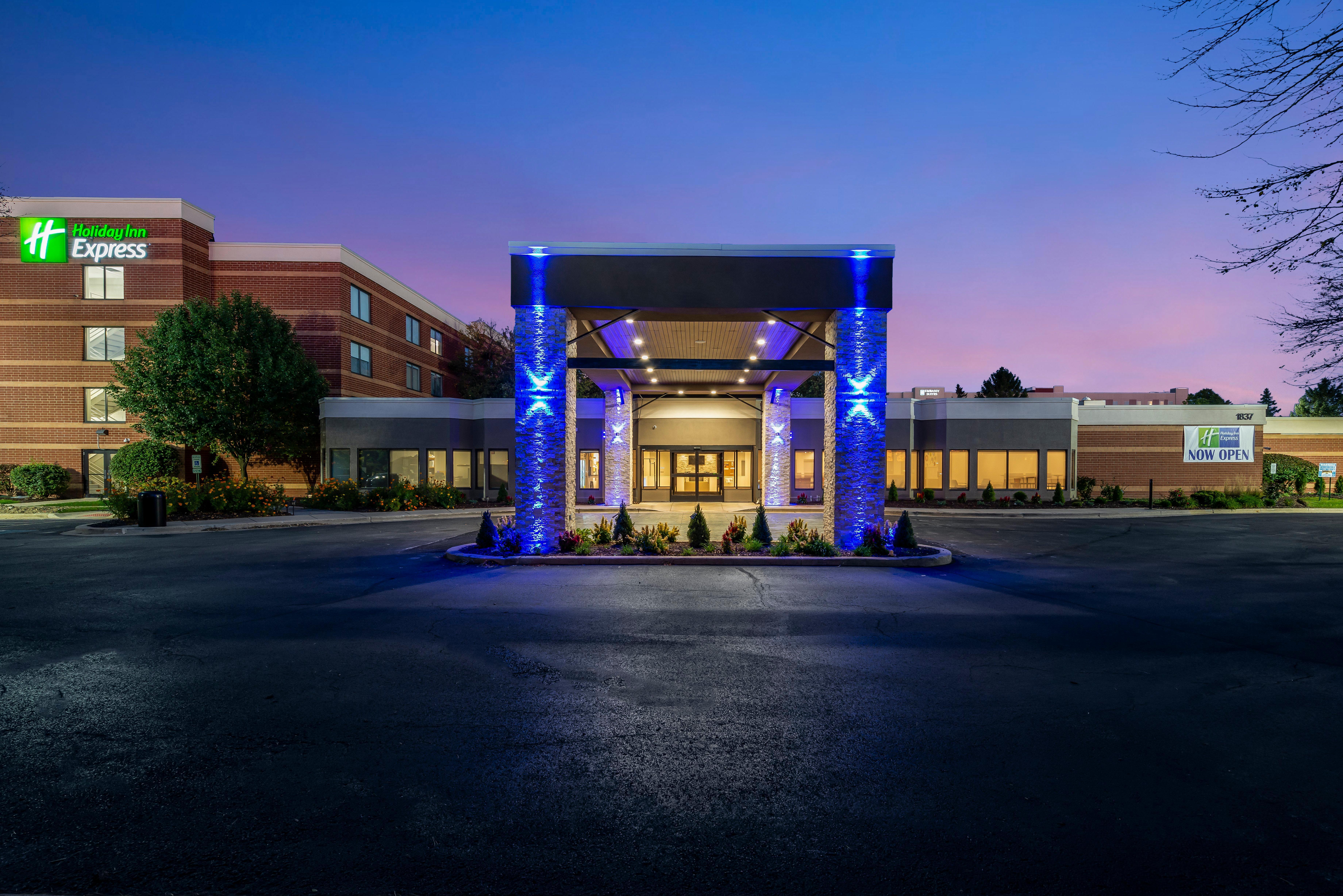 Holiday Inn Express Naperville By Ihg Exteriör bild