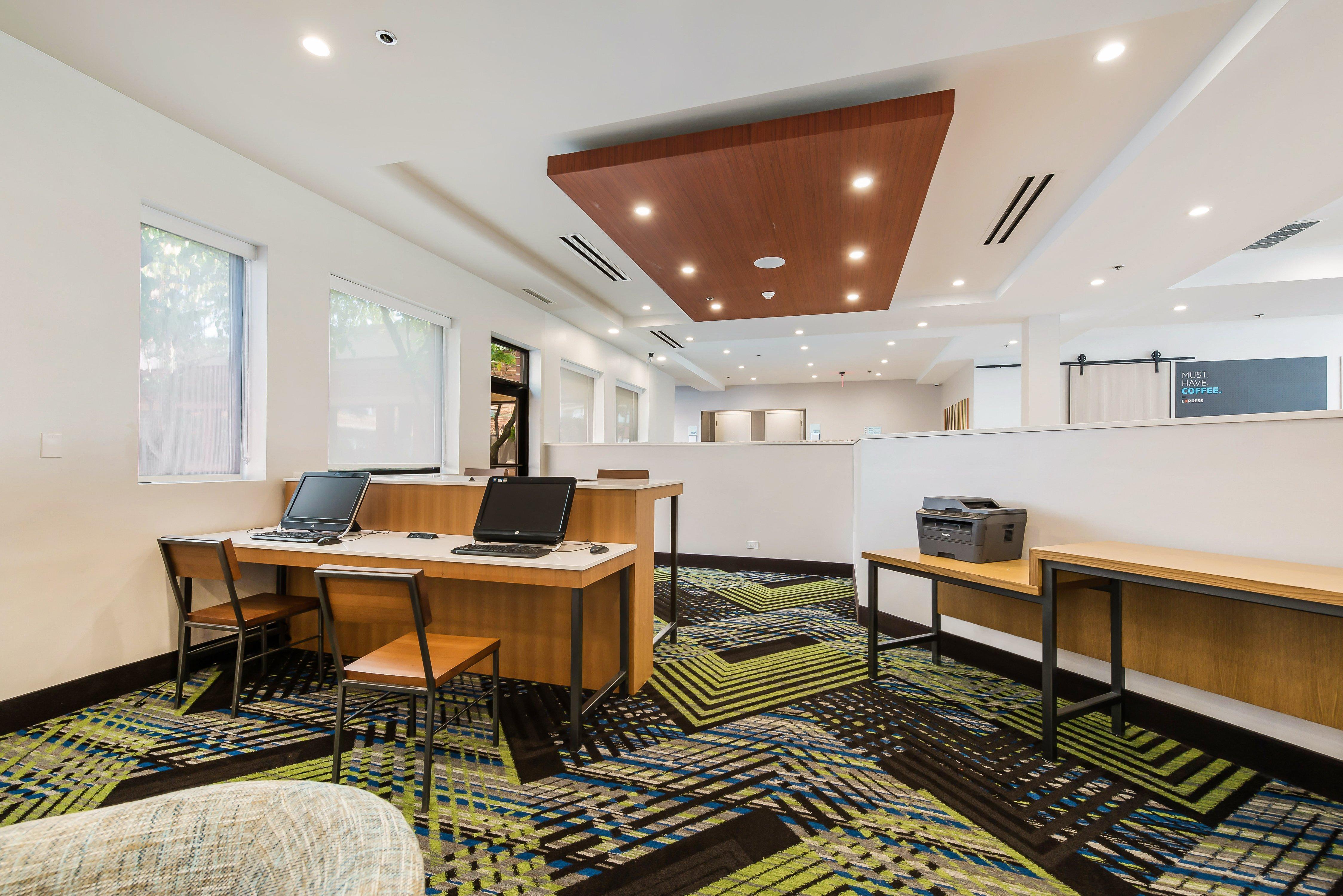 Holiday Inn Express Naperville By Ihg Exteriör bild
