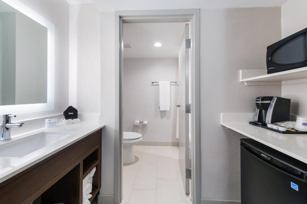 Holiday Inn Express Naperville By Ihg Exteriör bild